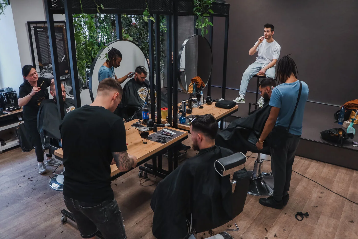 Momentka z výuky Barber School